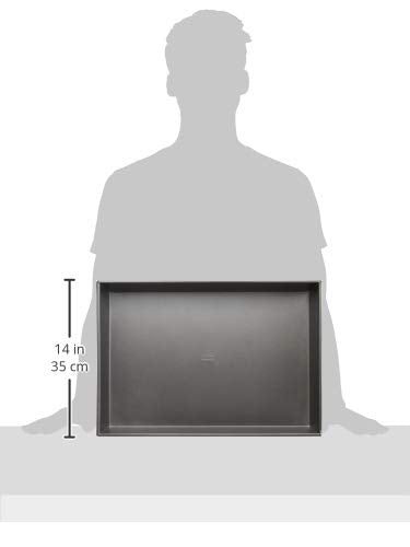 Winco top-down view of aluminized interior promoting even baking across surface