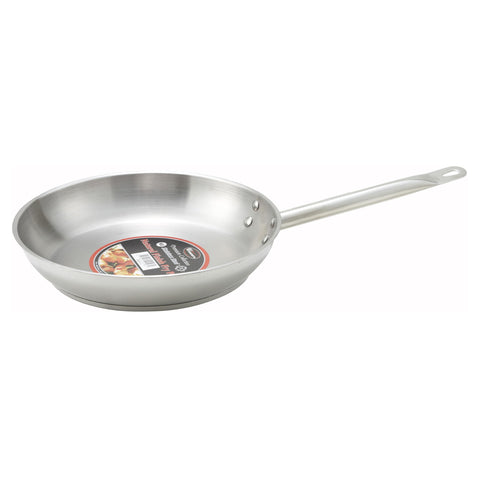 Winware Winco bottom closeup highlighting tri-ply base for even heat