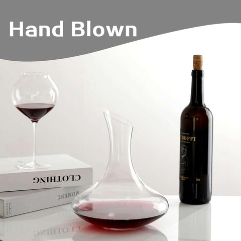 Wlasss decanter neck and slanted rim detail for drip-free pouring
