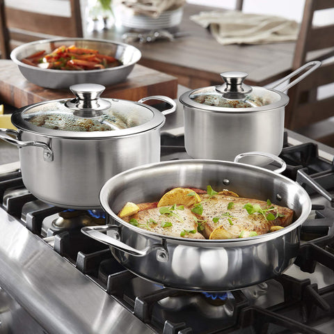 Wodillo cookware in kitchen serving stew for family meal convenience
