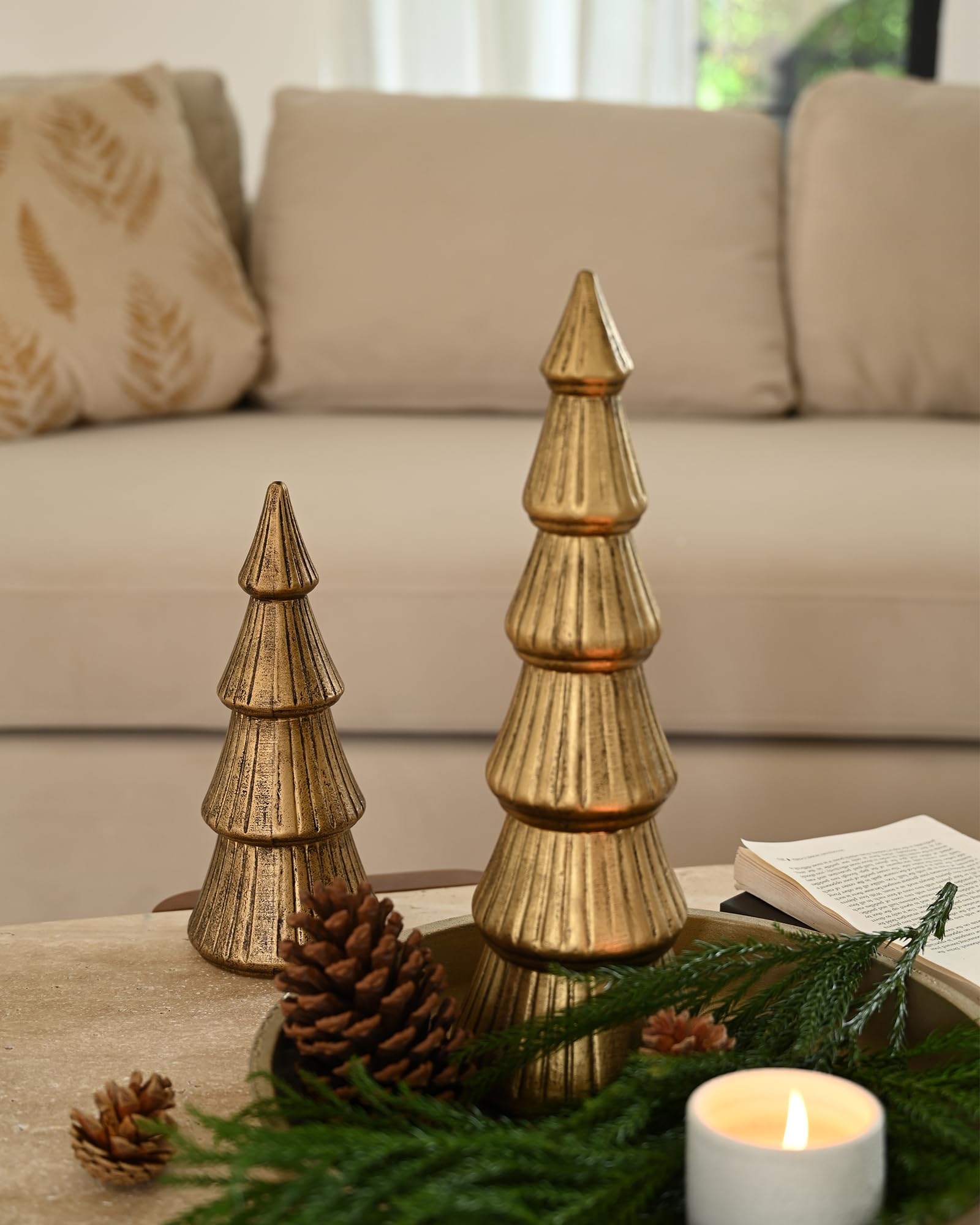 WONDROUS' DECO stable wooden base detail demonstrating steady placement and durability