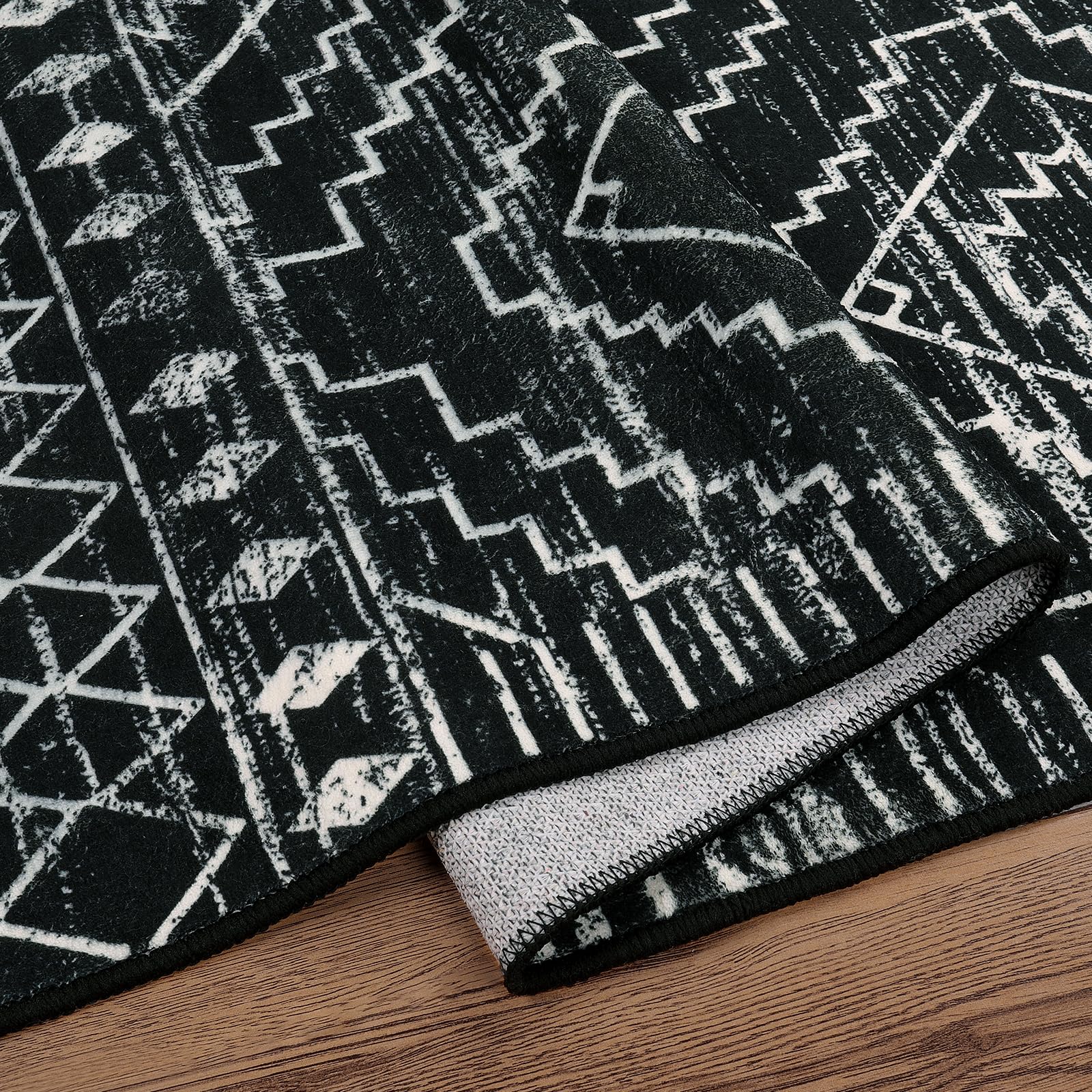 Wonnitar packaged rug with tape measure showing exact 3'x5' dimensions