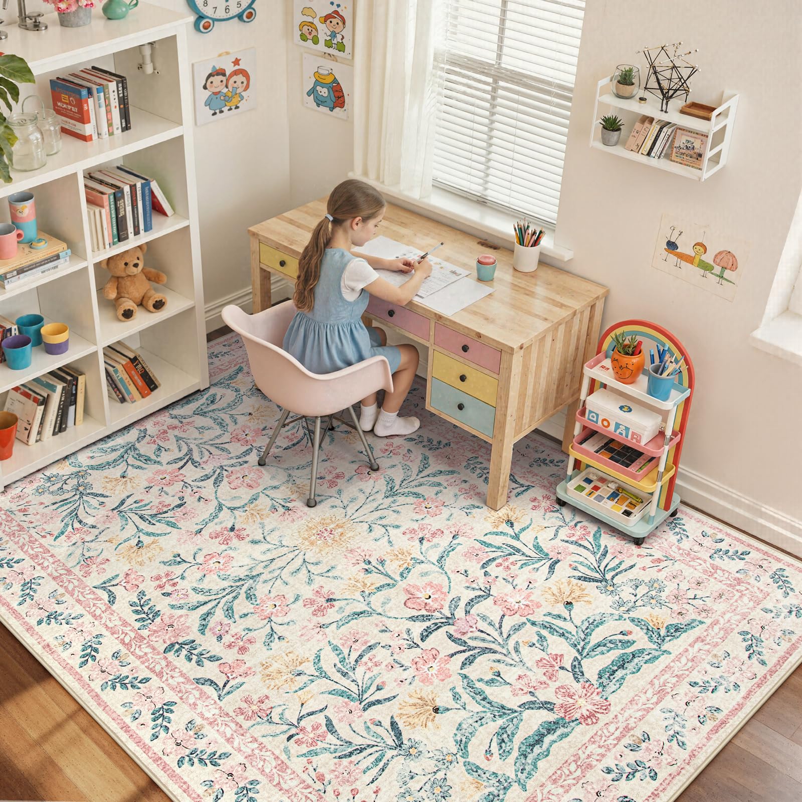 Wonnitar with children playing showing durable surface for playtime