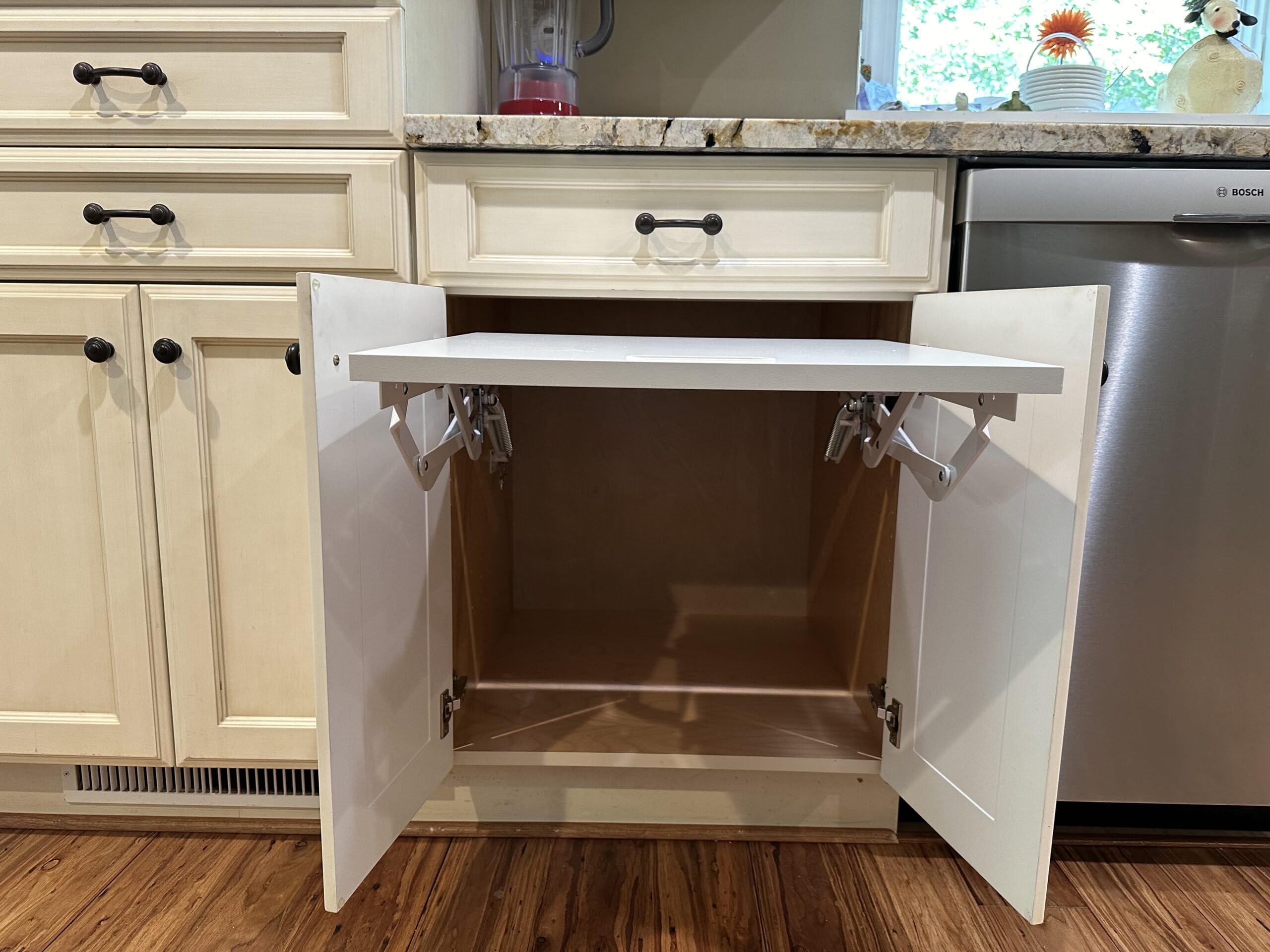 WOOD TECHNOLOGY soft-close action demo showing gentle lowering and cabinet protection