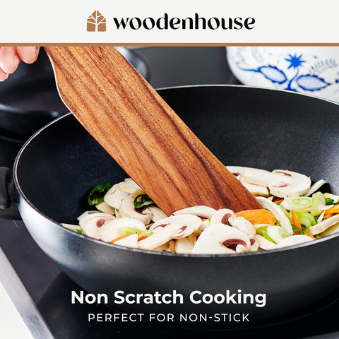 Woodenhouse spurtle scraping a jar to show reach and no-food-left-behind benefit