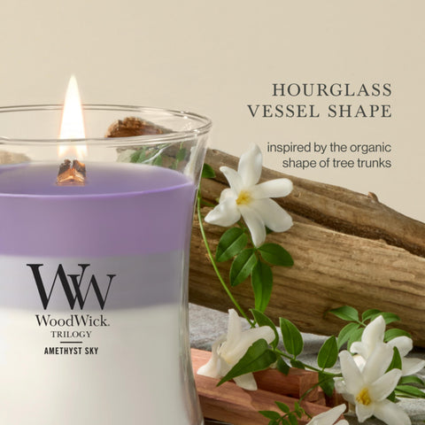 WoodWick(ウッドウィック) flared jar overhead showing wide opening for even melt pool benefit