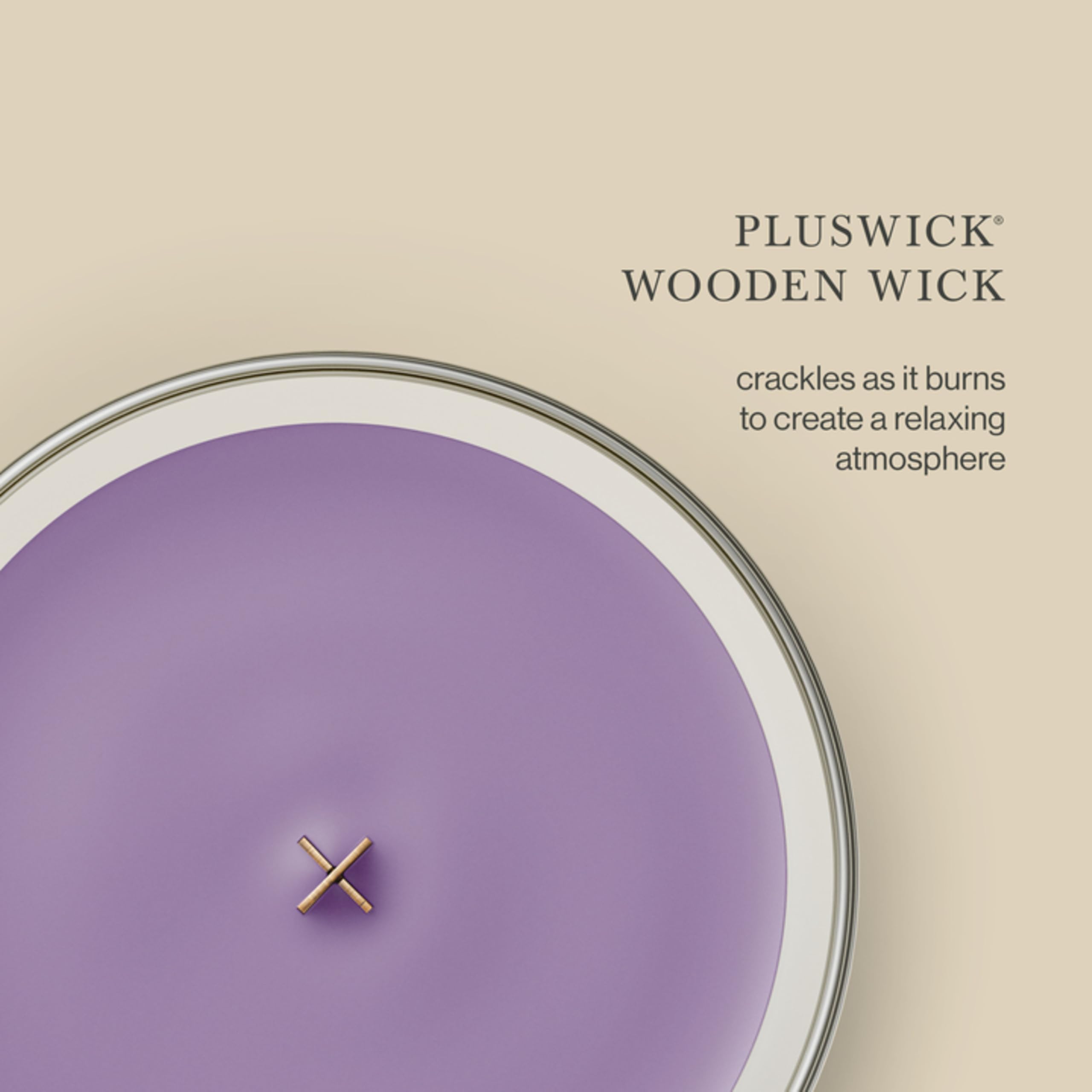 WoodWick(ウッドウィック) label close-up showing fragrance names and elegant packaging benefit