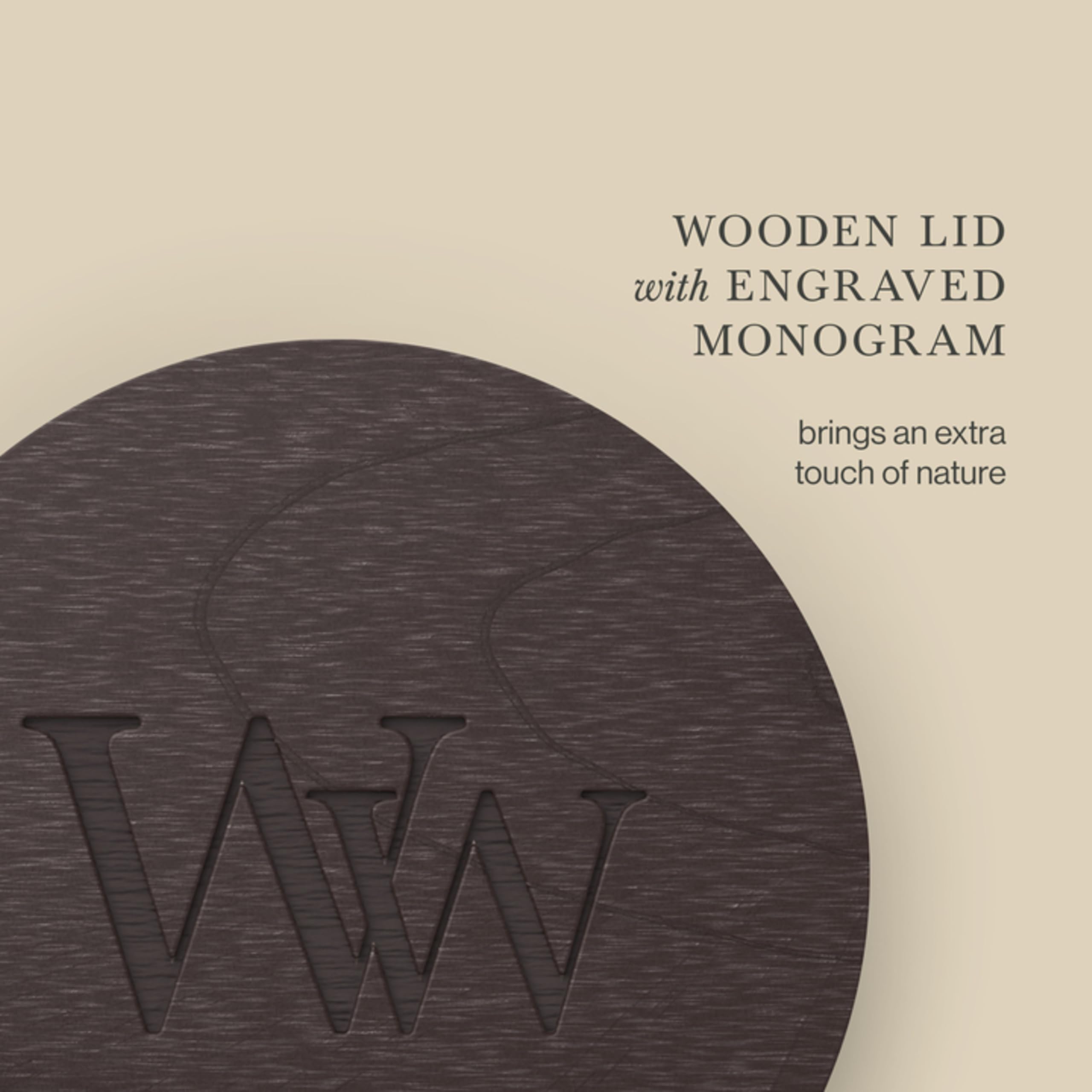 WoodWick(ウッドウィック) labeled lid and jar demonstrating product information and premium quality