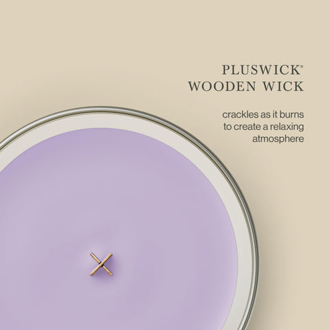 WoodWick(ウッドウィック) soy-blend wax texture close-up showing clean burn advantage