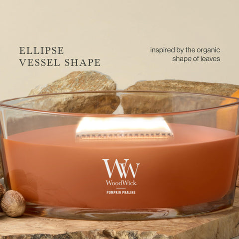 WoodWick(ウッドウィック) melted wax pool demonstrating even burn for full fragrance release
