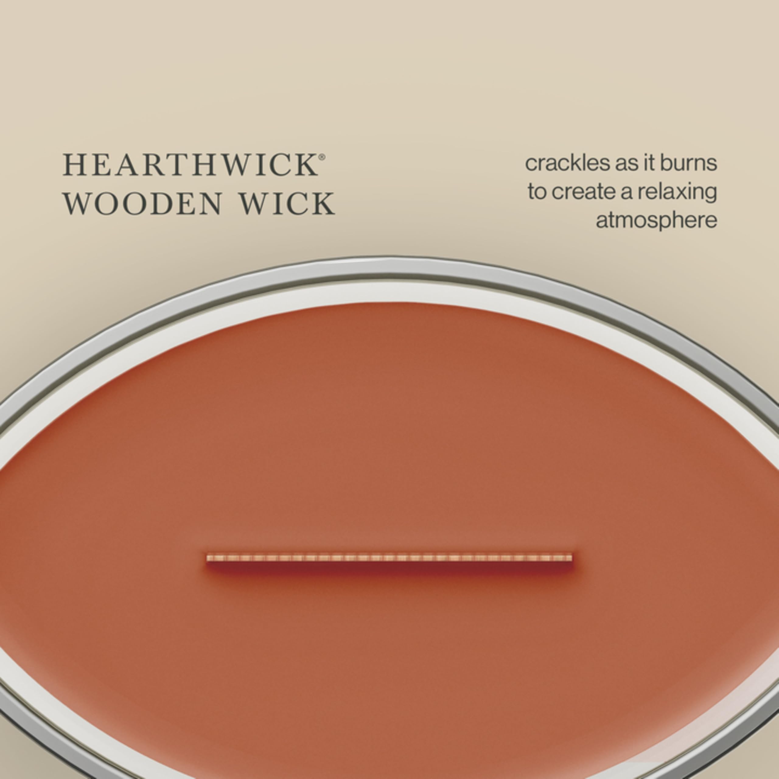WoodWick(ウッドウィック) creamy wax texture showing premium soy-paraffin blend benefit