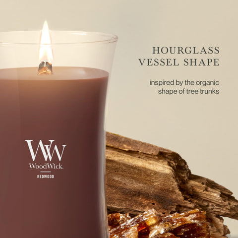 WoodWick(ウッドウィック) melted wax pool texture demonstrating even burn and scent throw