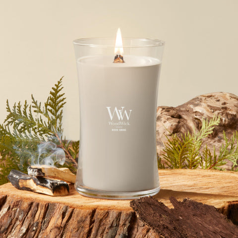 WoodWick wood smoke close-up of wooden wick demonstrating crackling ambience