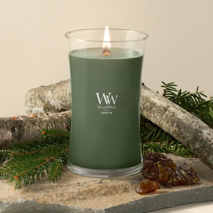 WoodWick close-up of wooden wick crackle detail enhancing cozy atmosphere