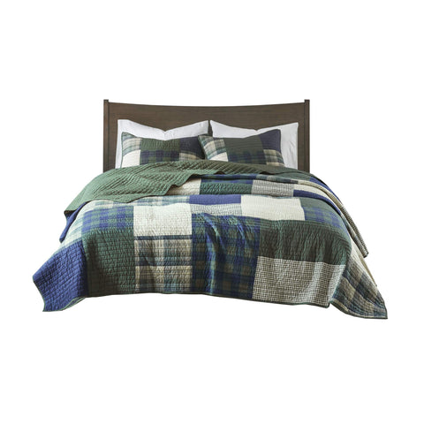 Woolrich Mill Creek corner drape showing edge finish, ensures neat bed presentation