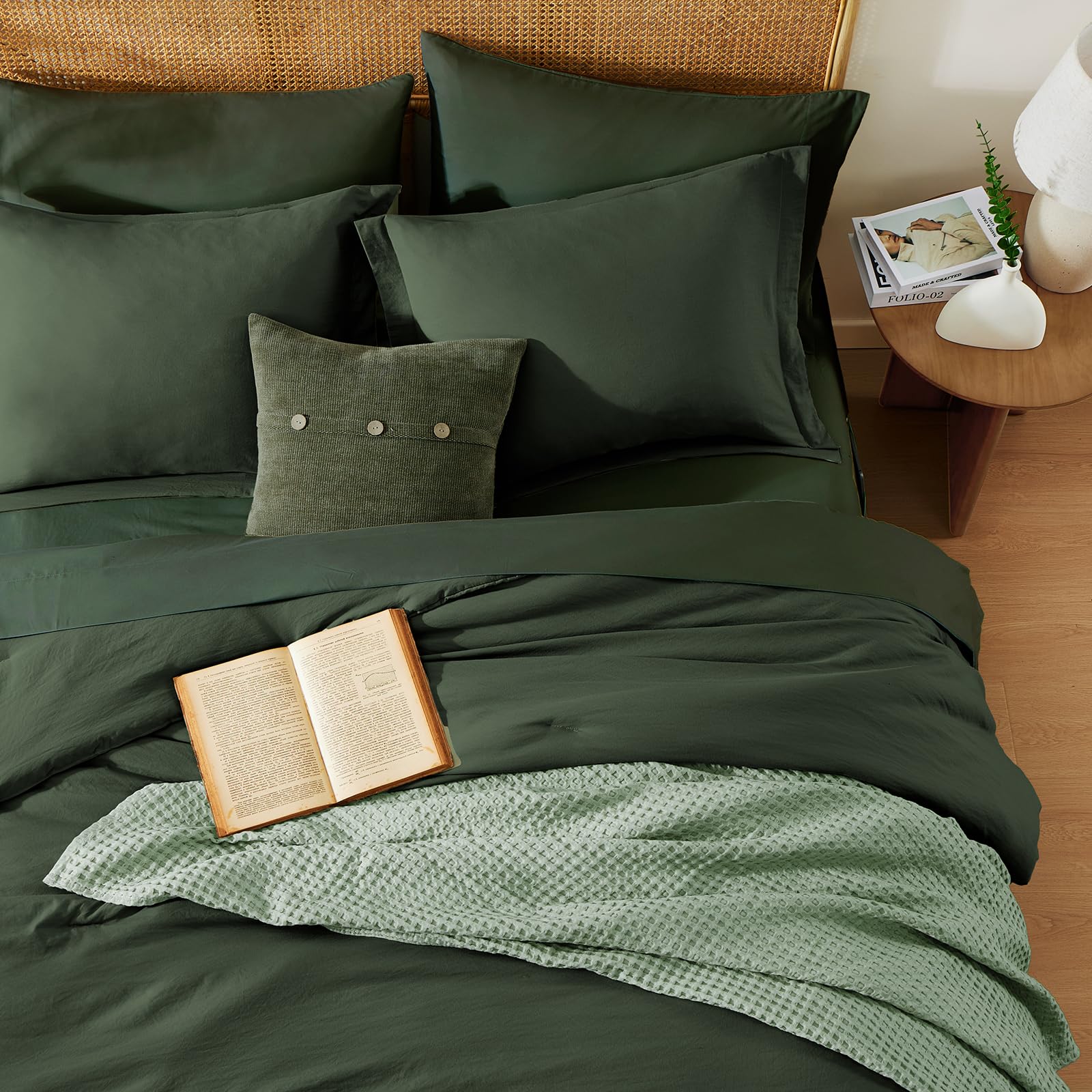 WRENSONGE fitted sheet pocket detail illustrating secure mattress fit