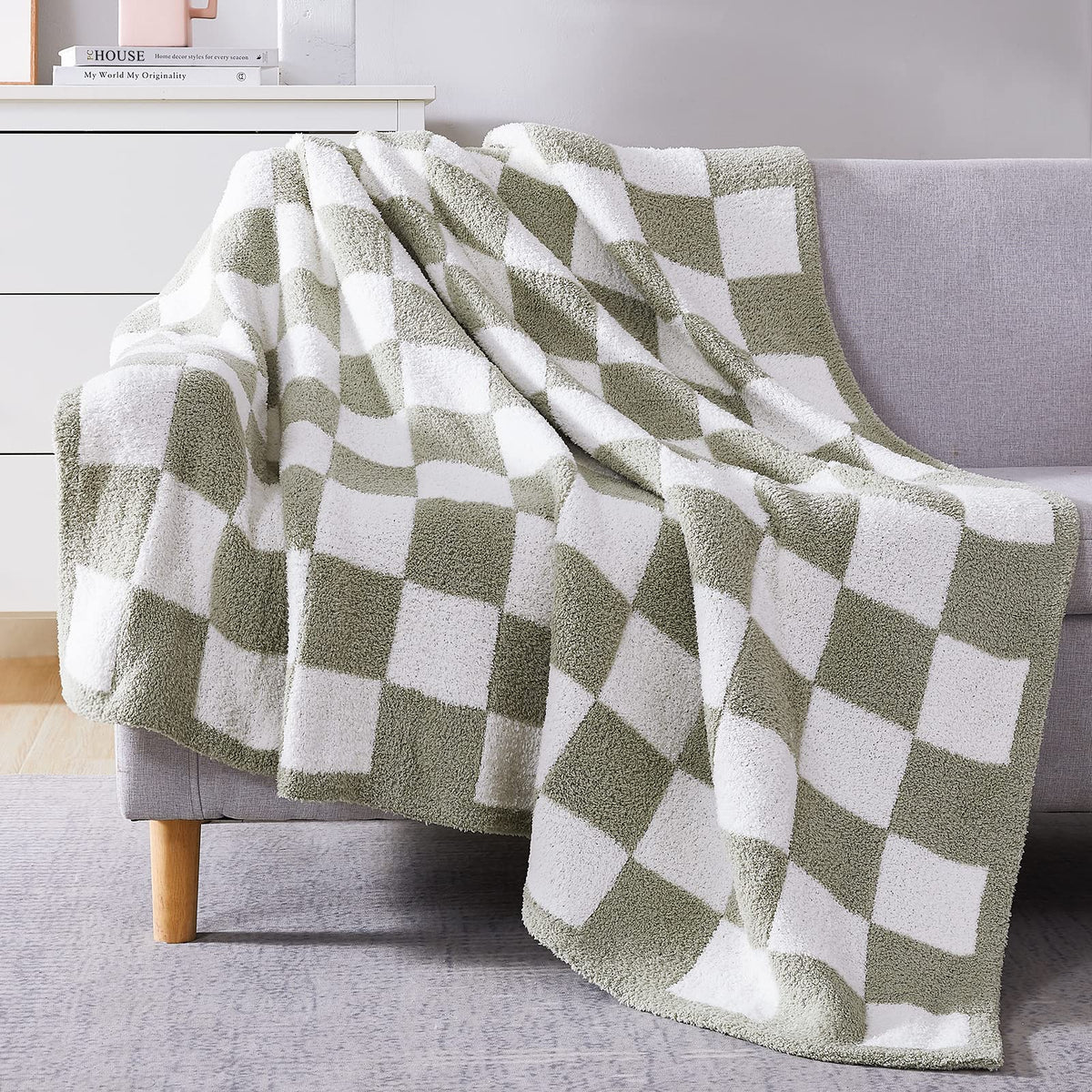 WRENSONGE front view showing checkered blanket and cozy style