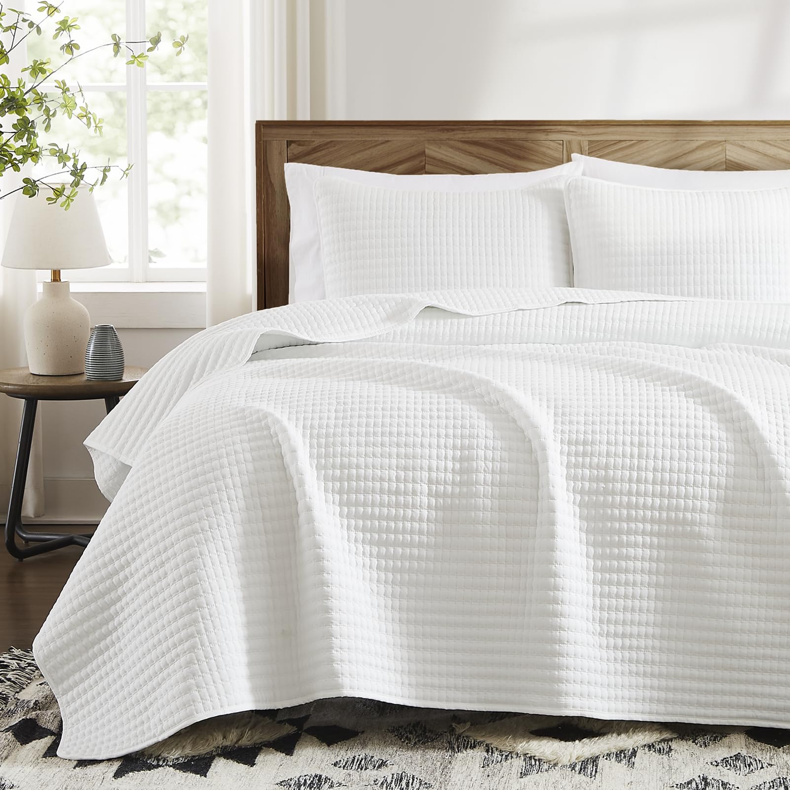 WRENSONGE king quilt front view showing neat white finish and tailored look
