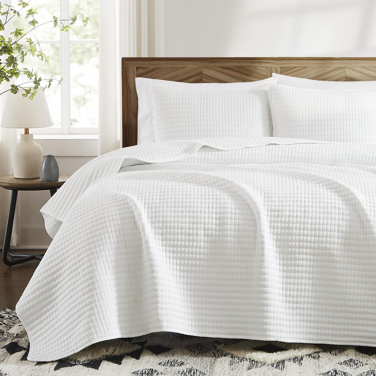 WRENSONGE king quilt front view showing neat white finish and tailored look