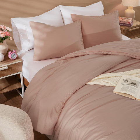WRENSONGE pillow shams and corner detail displaying stitching and tailored edges