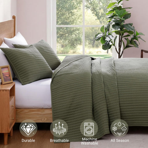 WRENSONGE quilt texture touching fabric to show soft breathable feel