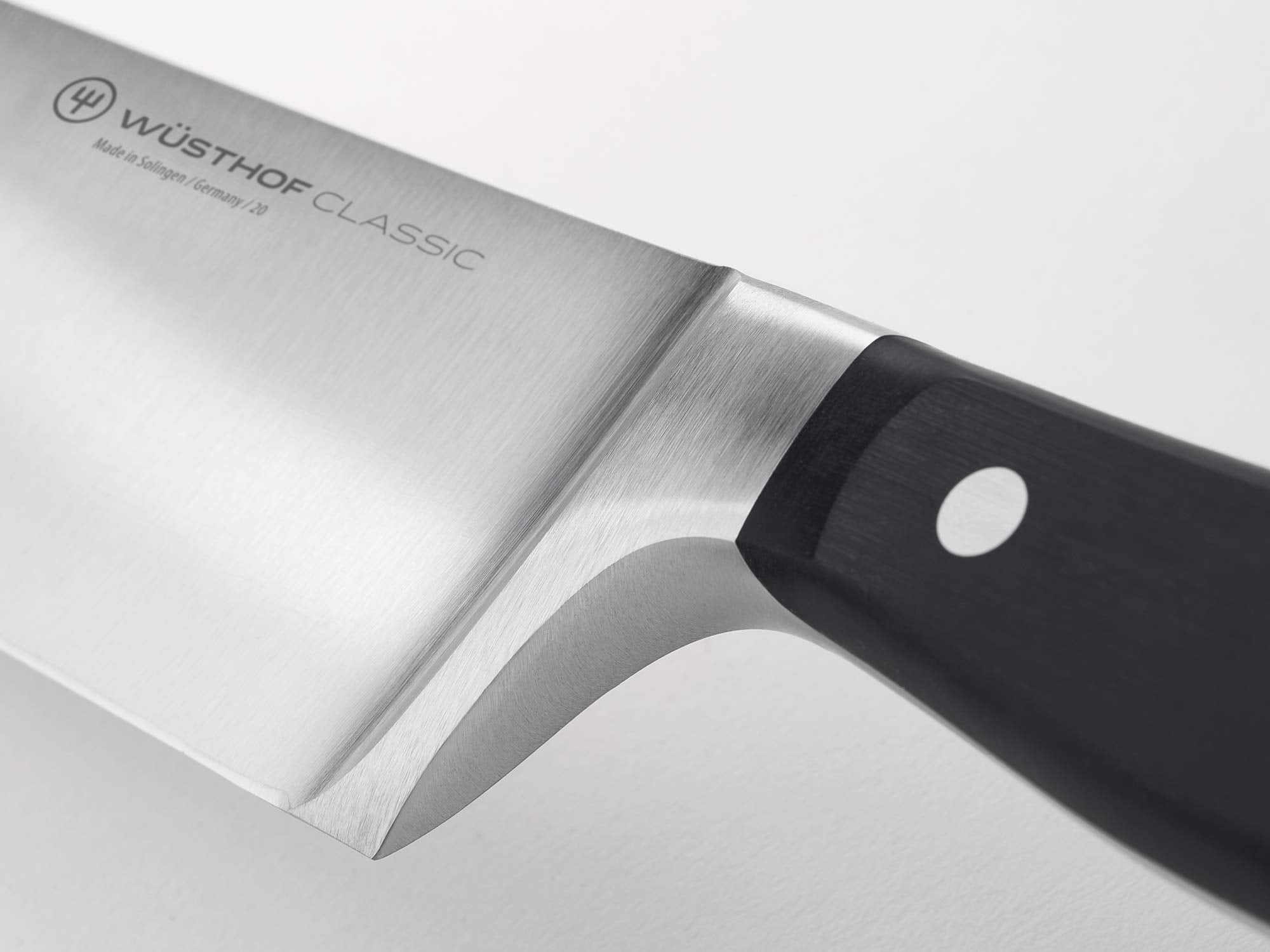 Wüsthof Classic blade edge detail showing narrow profile for precise slicing