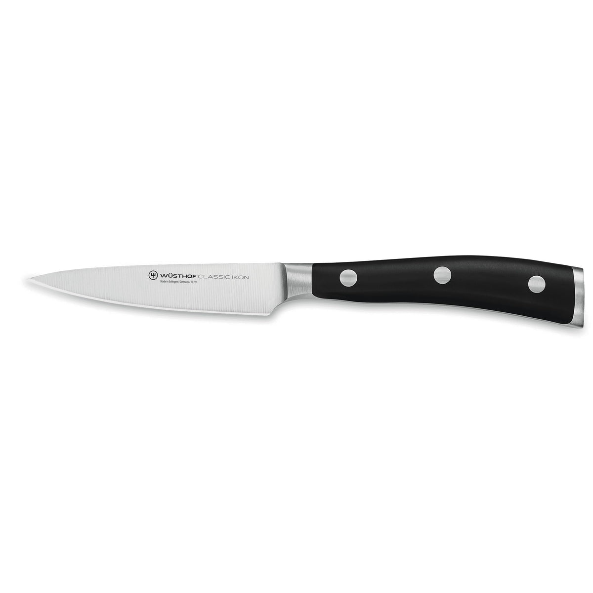 Wüsthof front view of paring knife showing balanced shape and precise tip