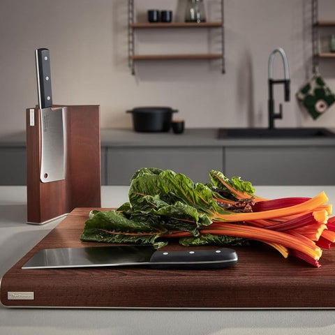Wüsthof cleaver packaging and label showing Solingen origin and warranty benefit