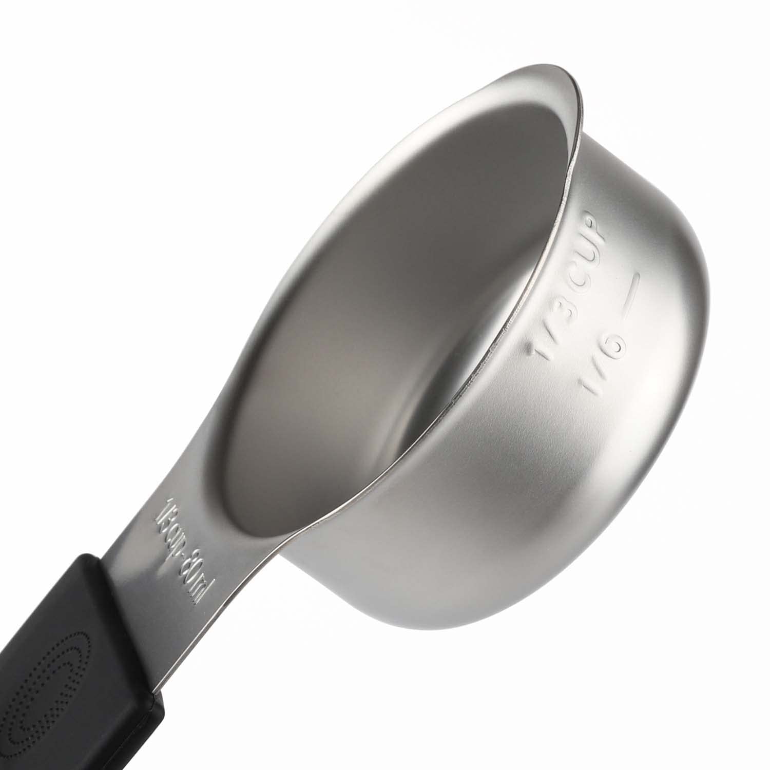 X-zrew silicone-coated handle with magnet ensuring secure stacking and comfortable grip