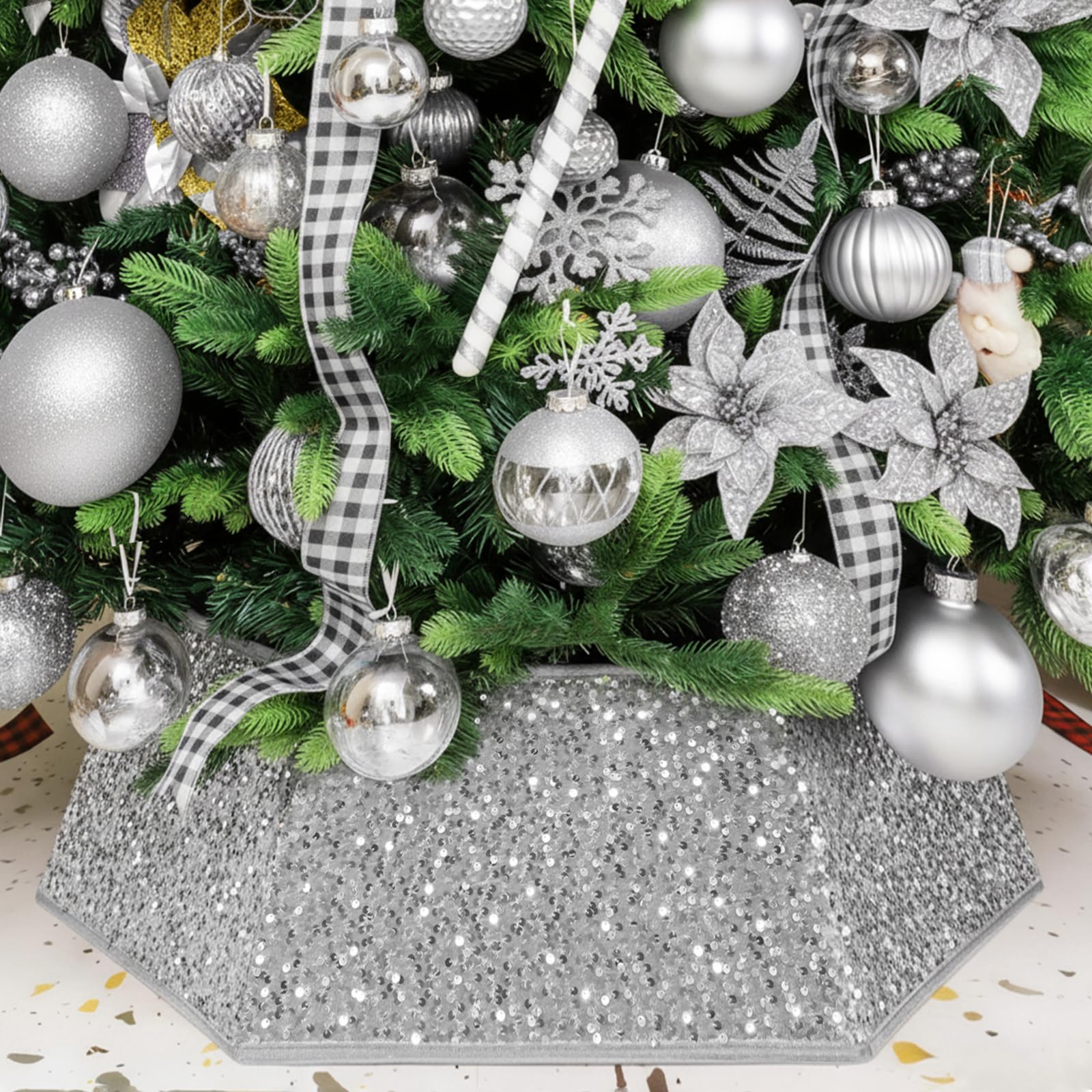XmasExp front view of silvergrey sequin collar showing clean base coverage