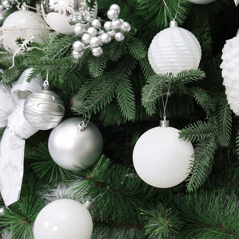 XmasExp used in a table centerpiece for elegant holiday décor