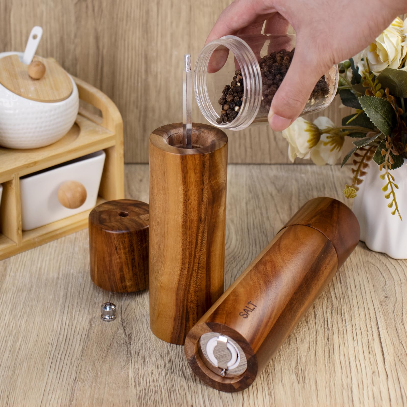 XWXO grinder size comparison showing 8-inch scale for handling and storage