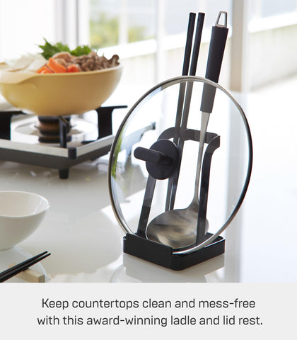 YAMAZAKI removable base close-up for easy drip collection and cleaning