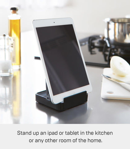 YAMAZAKI propping a tablet for hands-free recipe viewing while cooking