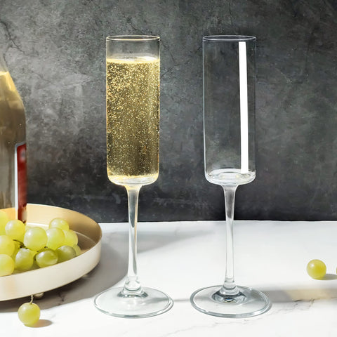 YANGNAY flute beside measuring scale showing 6 oz capacity for controlled pours