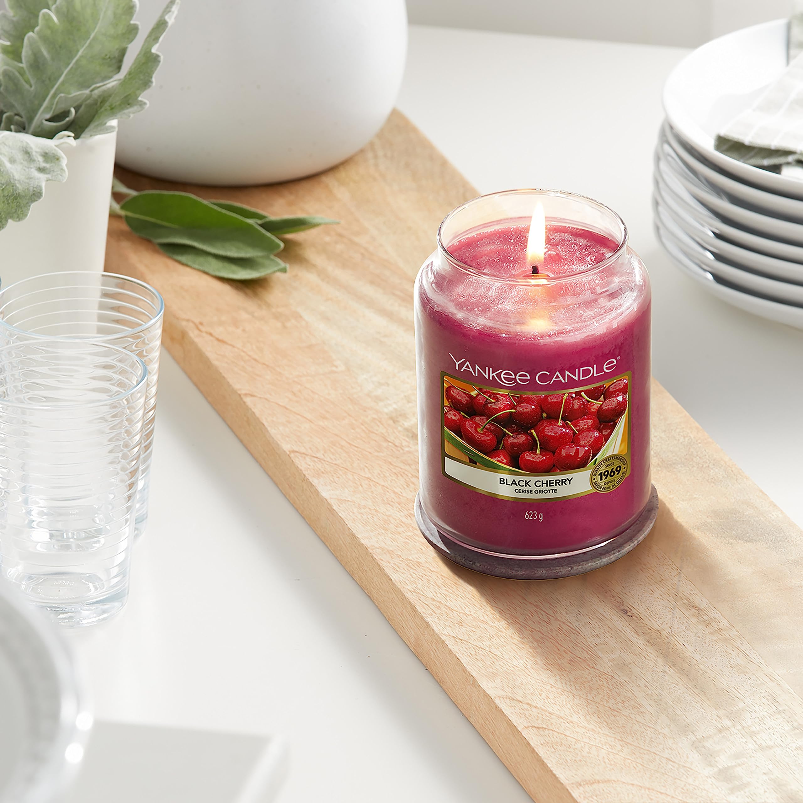 Yankee Candle black cherry label and ingredients detail shows quality and craftsmanship
