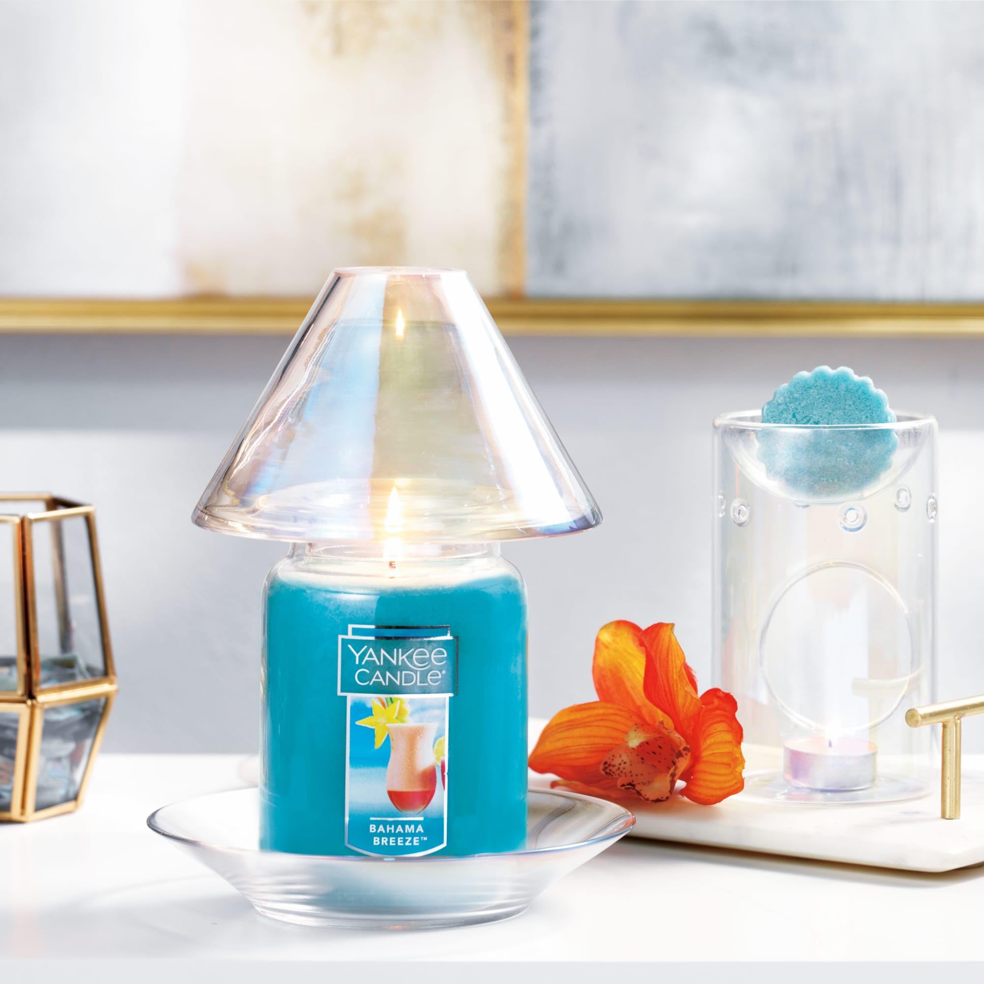 Yankee Candle Bahama Breeze lit with even melt pool for steady fragrance