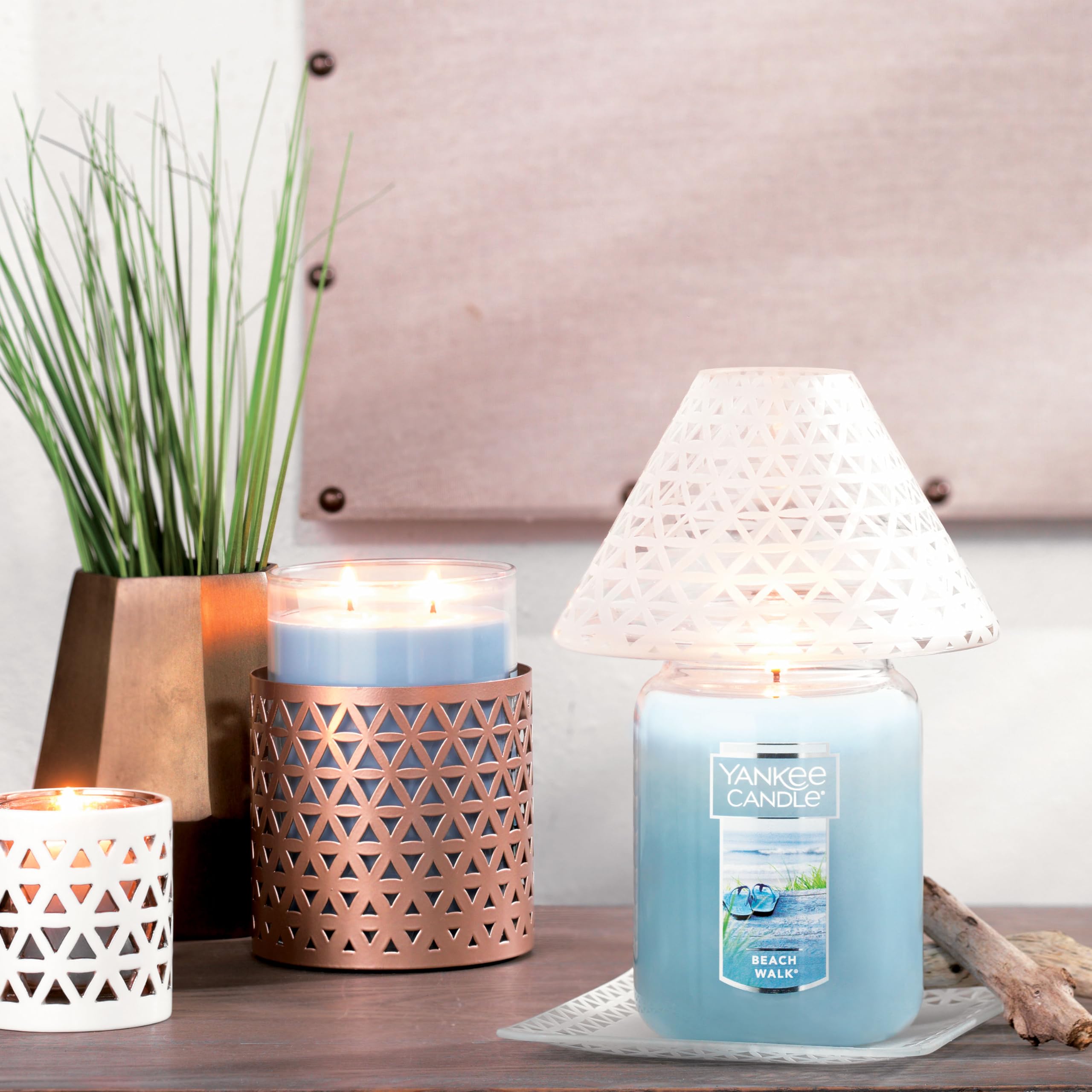 Yankee Candle wax texture at jar edge demonstrating clean burn