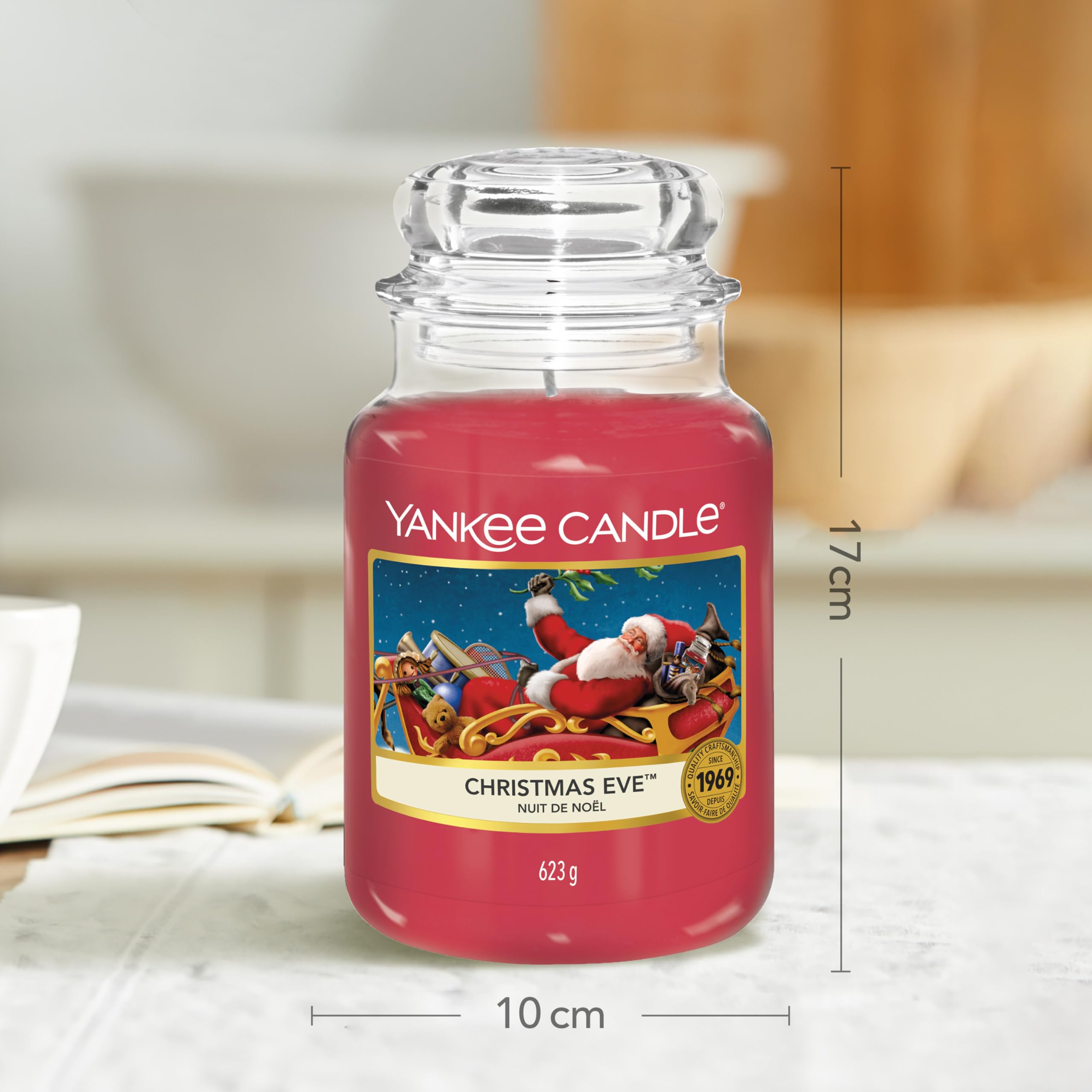 Yankee Candle melt pool during burn displaying steady scent release and clean flame