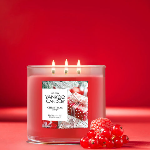 Yankee Candle Christmas Eve top view with three wicks for even fragrance distribution