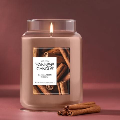 Natural-fiber wick detail on Yankee Candle for steady flame benefit