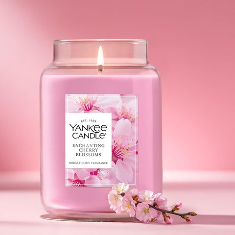 Yankee Candle wick and flame detail showing clean burn and controlled smoke