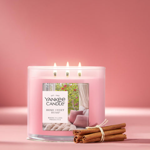 Yankee Candle top view showing three wicks for even scent throw