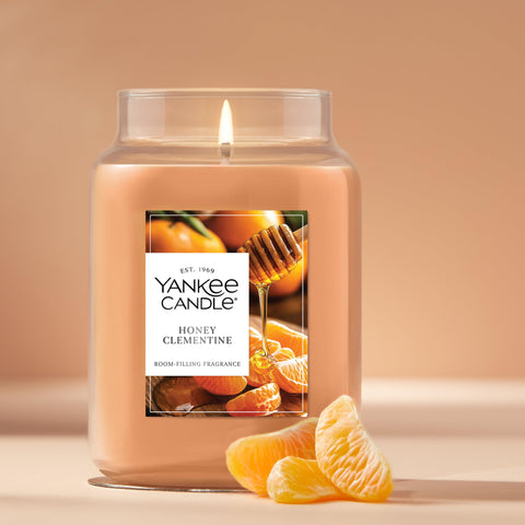 Yankee Candle wick and melt pool detail showing even burn and optimized scent benefit