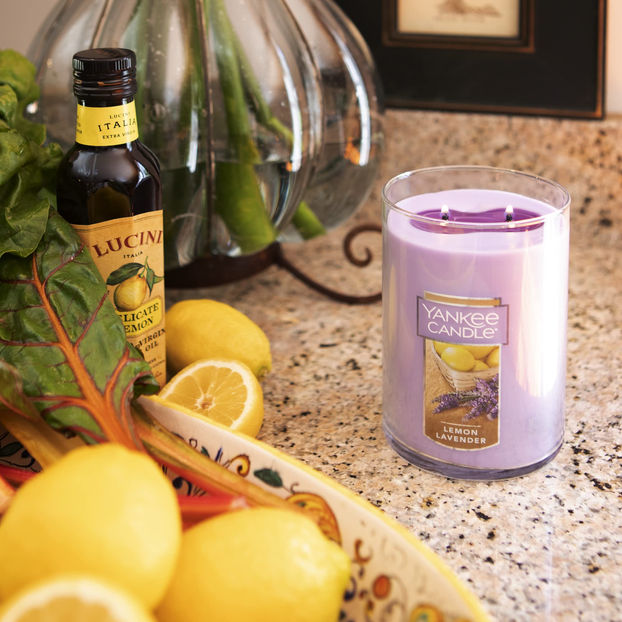 Yankee Candle lemon lavender placed on living room table, fresh atmosphere benefit