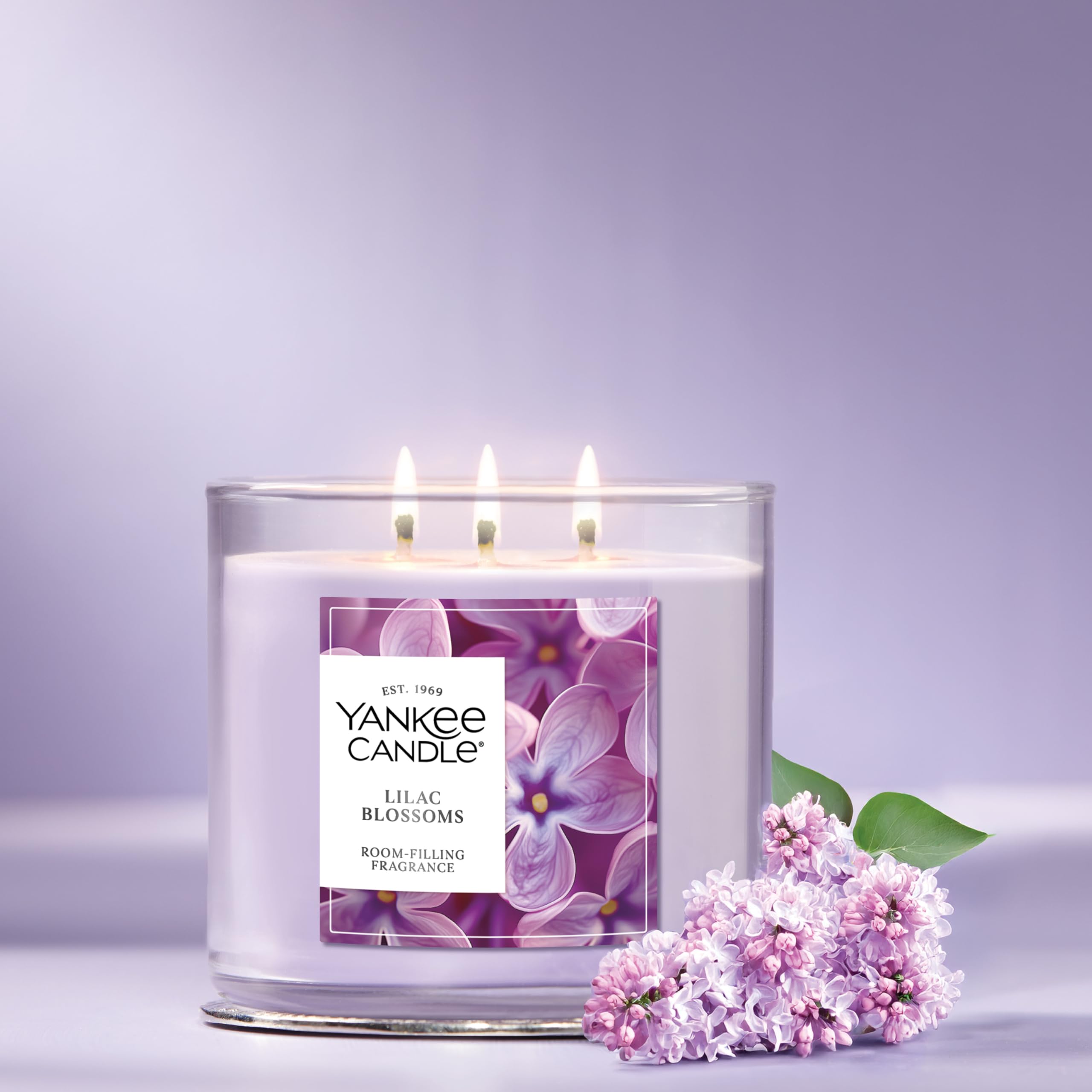 Yankee Candle melted wax pool texture showing consistent burn benefit
