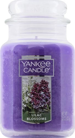Yankee Candle lilac blossoms top view of single wick, demonstrating precision hand-straightened wick