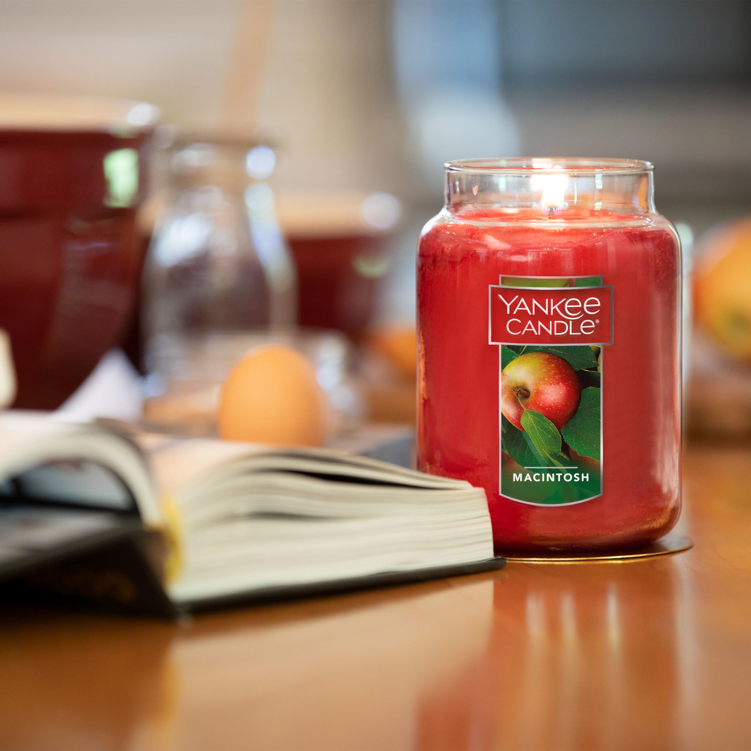 Yankee Candle Macintosh top view of wax color and clean pour for consistent scent