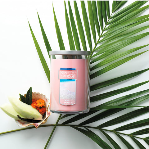 Yankee Candle Pink Sands two wicks close-up for stronger scent diffusion and even burn