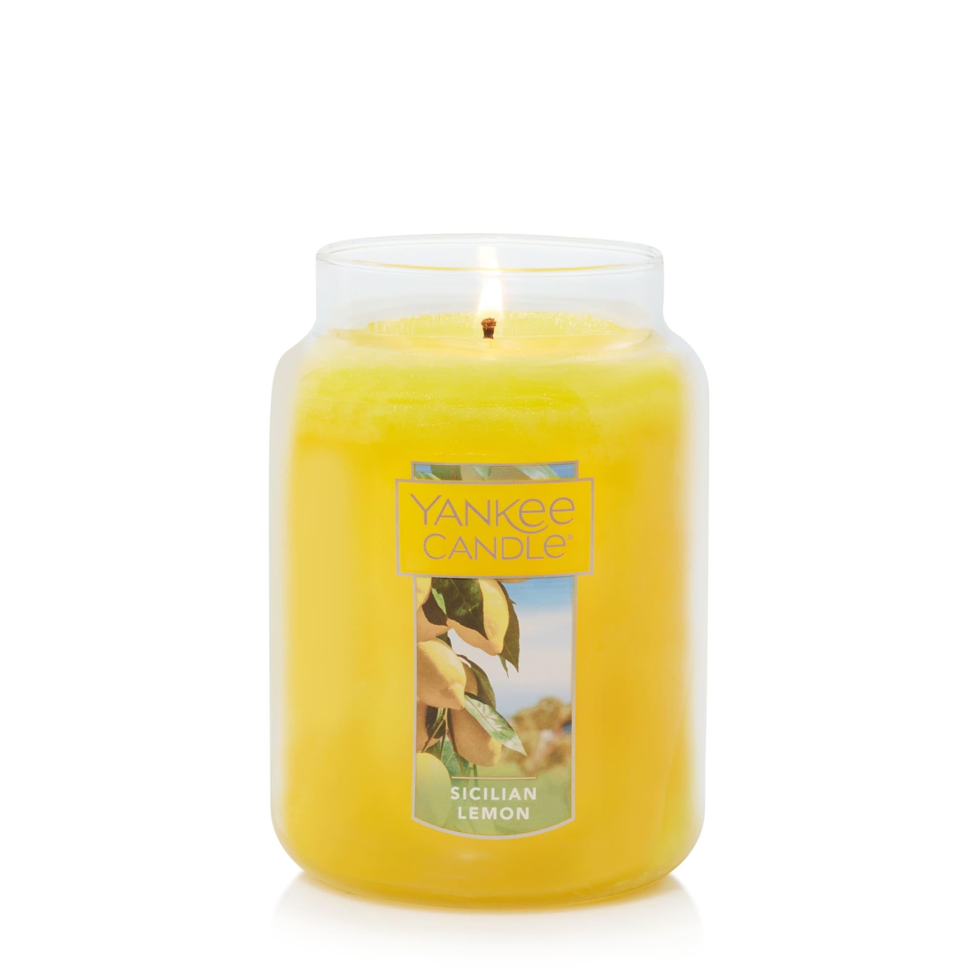 Yankee Candle melt pool detail demonstrating steady fragrance release